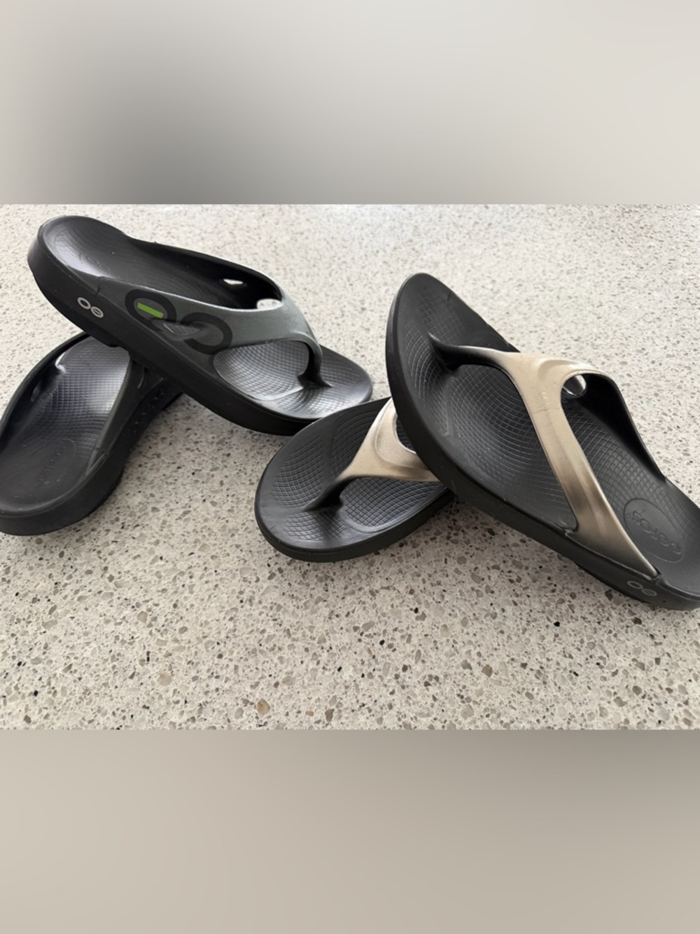 OOFOS lot of 2 pairs flip flops women’s 7 EU38